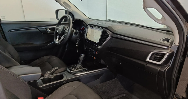 Isuzu D-Max cena 132900 przebieg: 61900, rok produkcji 2021 z Gdynia małe 379